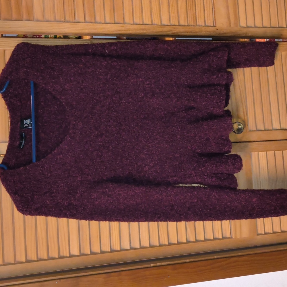 Victoria's Secret-Moda International Brand Women's Burgundy Sweater Flowy-NWOT